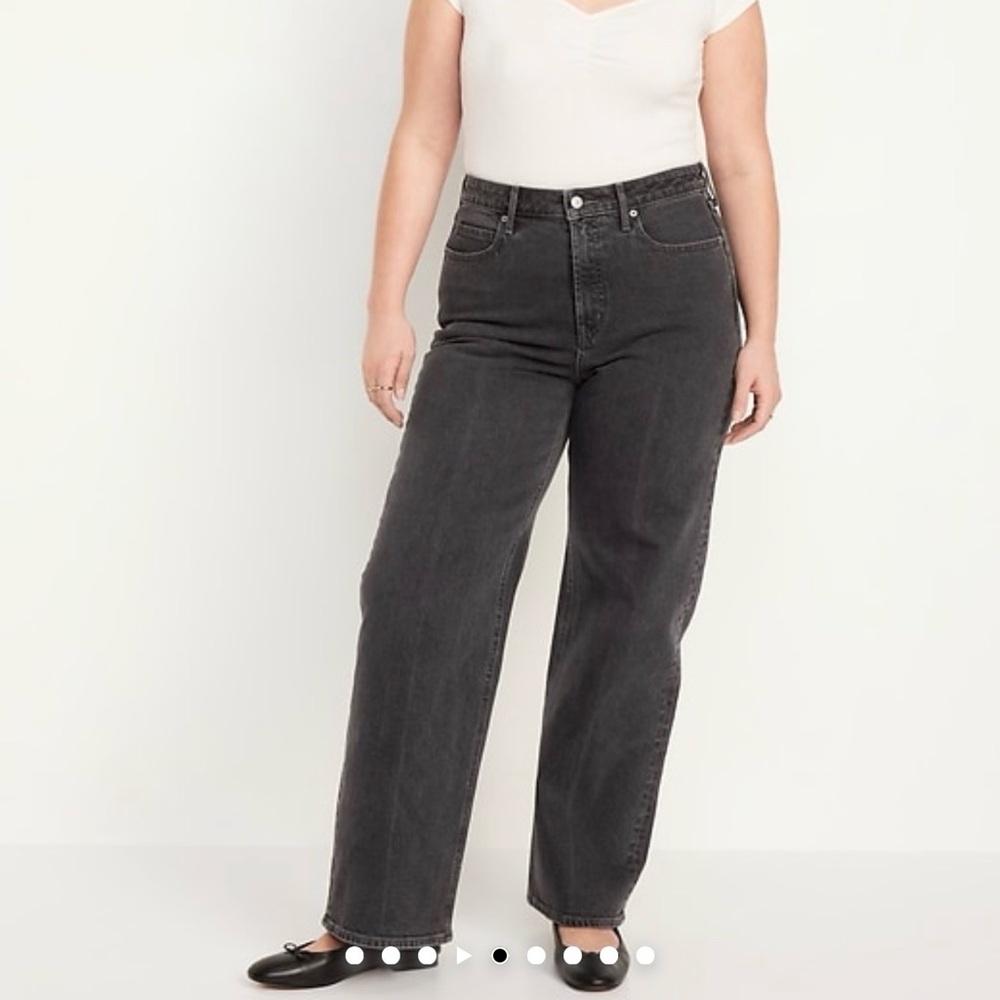 Old Navy Women's High-Rise Straight Leg Jeans in Washed Black